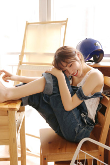 丰满又大又圆美乳